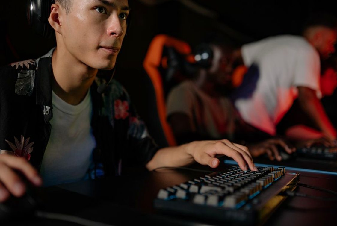 momo F8bet
